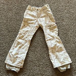 Women’s snowboarding pants
